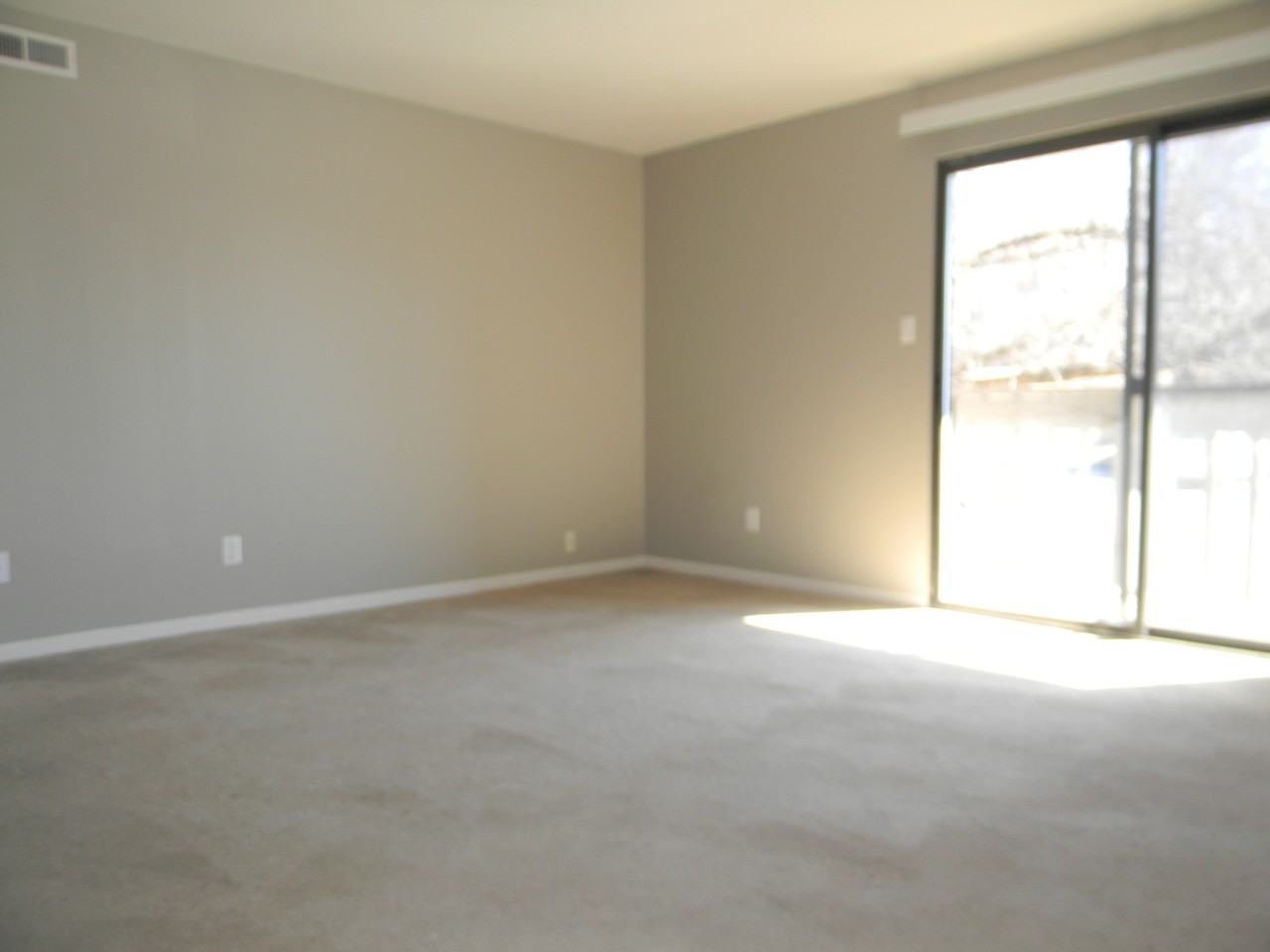 12380 Creek Run Dr 12380J - Photo 2 of 9