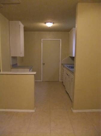 4665 N Rockford Ave - Photo 3 of 9