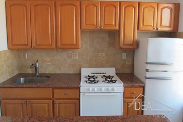 558 17th St - Photo 2 of 6