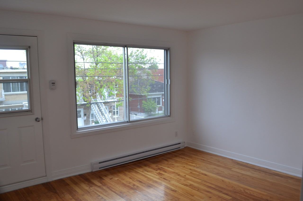 9082 Rue d'Iberville - Photo 3 of 6