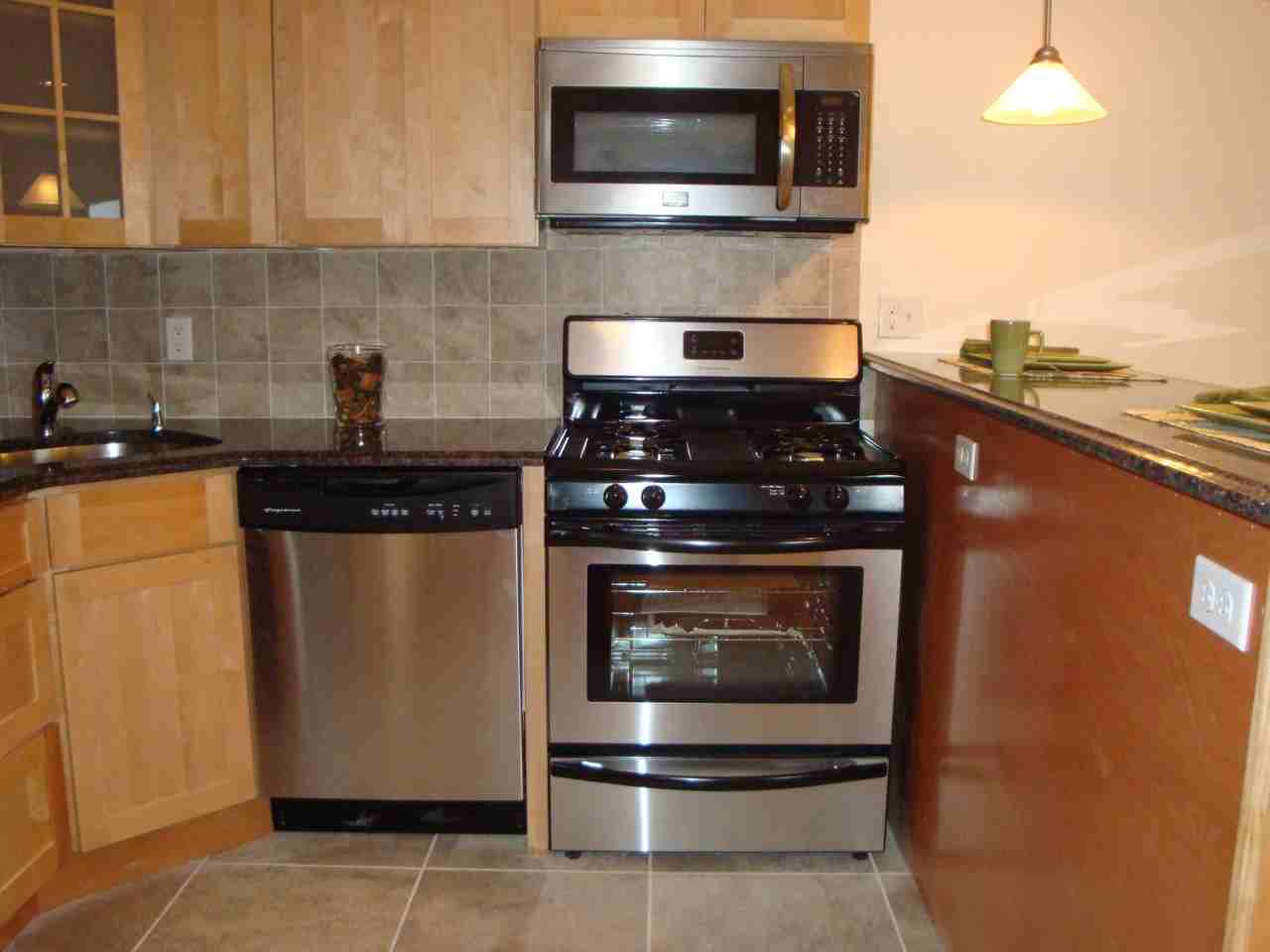 543 Central Ave - Photo 2 of 3