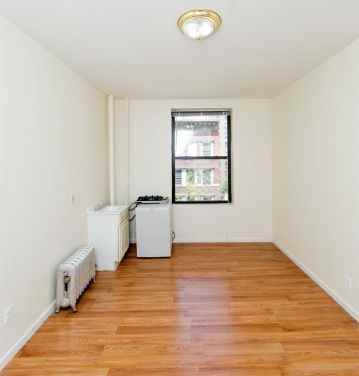 350 W 71st St - Photo 2 of 5