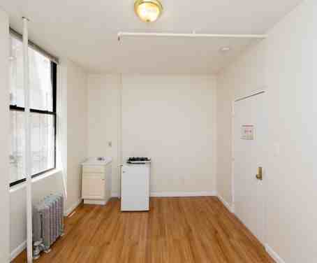 350 W 71st St - Photo 3 of 5