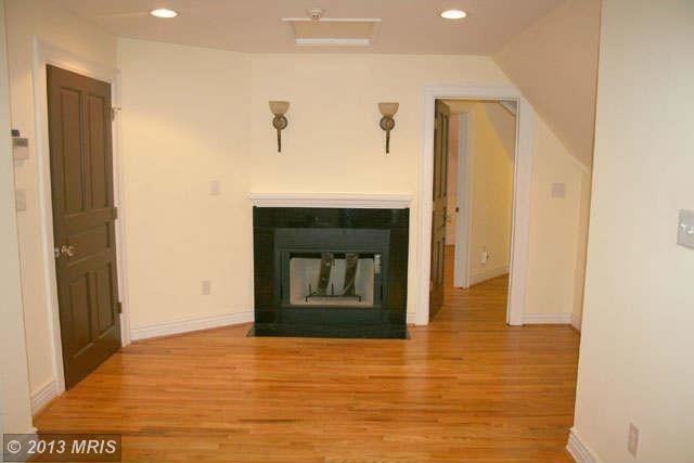 5607 Roland Ave - Photo 2 of 14