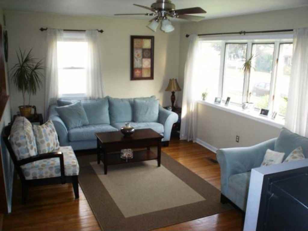 316 Lowell Ave - Photo 2 of 5