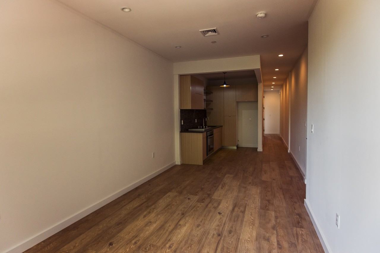 453 Maple St #3R - Photo 2 of 8