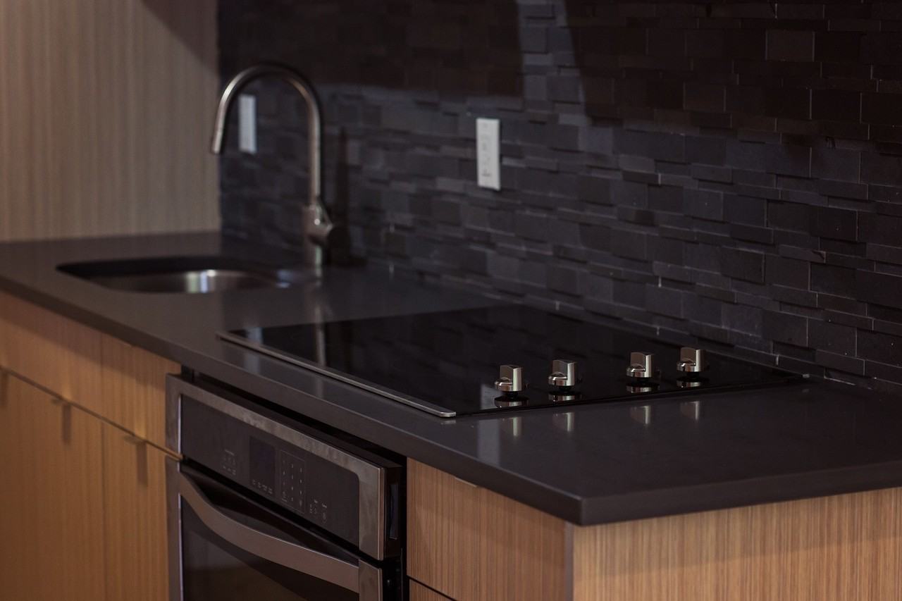 453 Maple St #3R - Photo 3 of 8