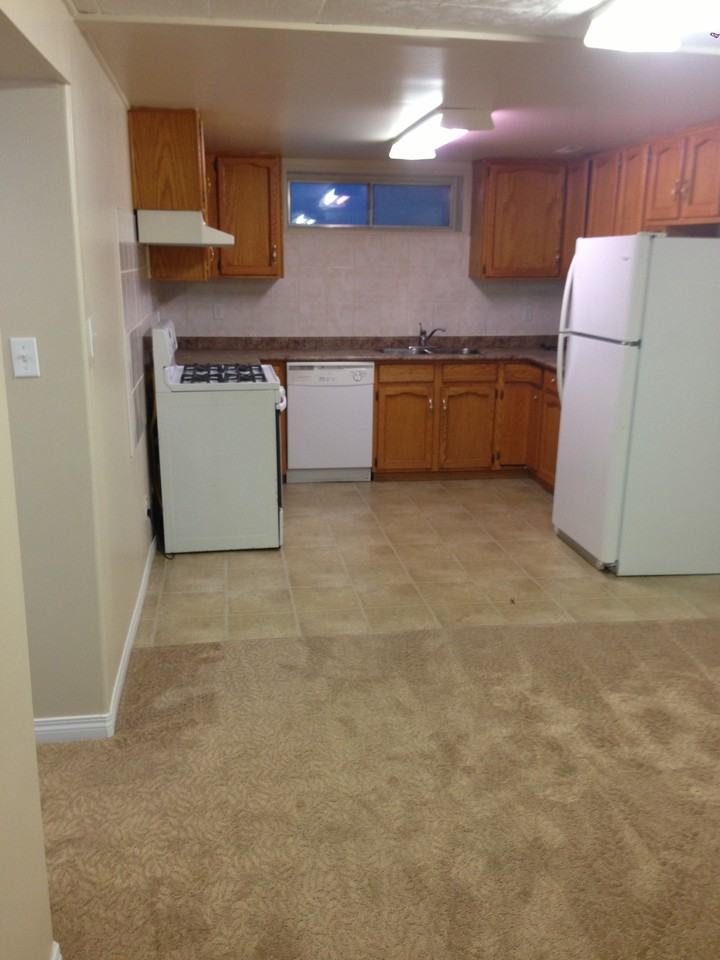 3624 107 St NW - Photo 3 of 4