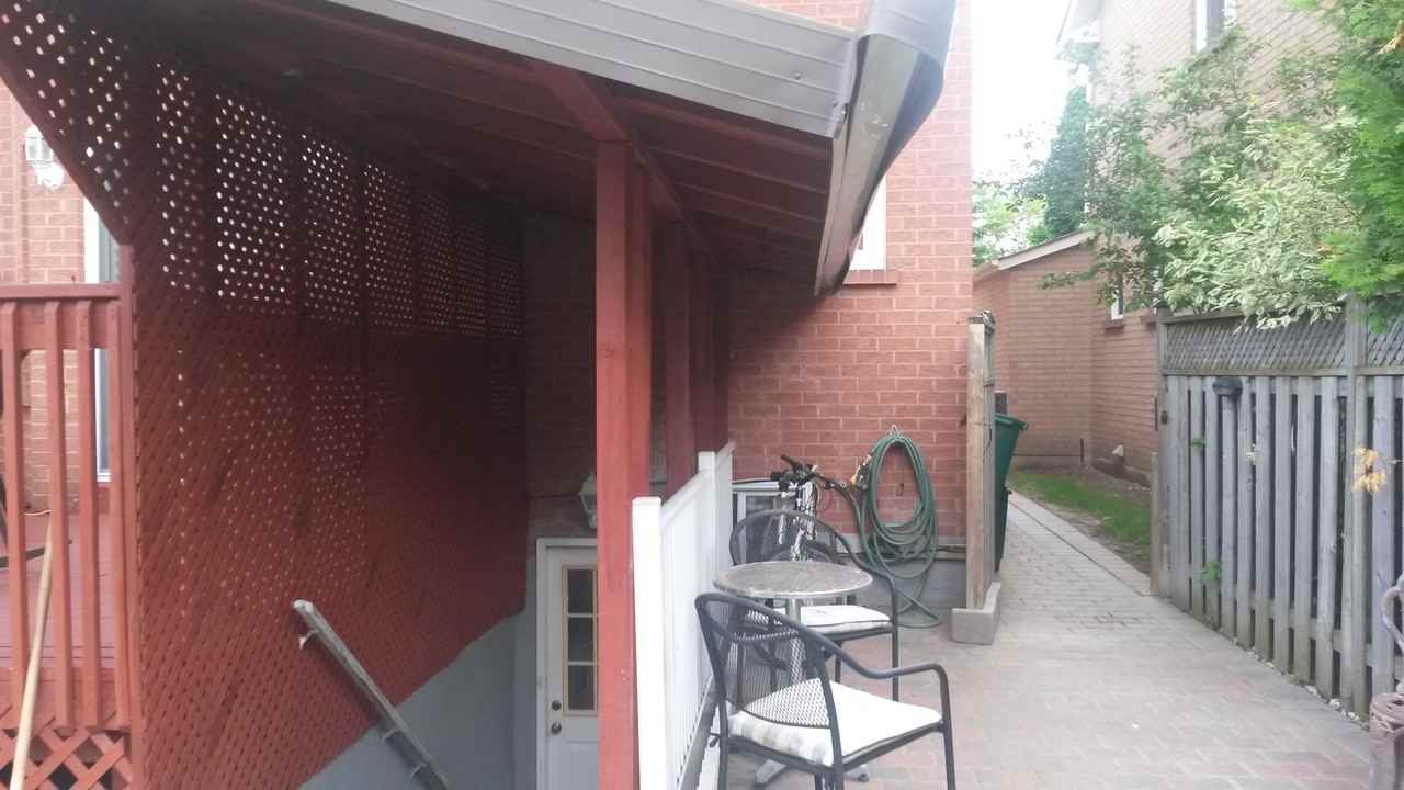 136 Mulholland Dr - Photo 2 of 10