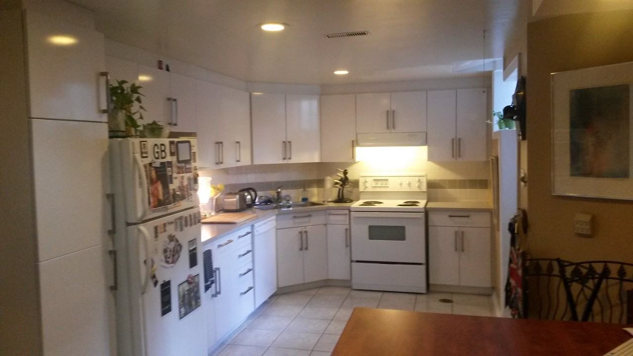 136 Mulholland Dr - Photo 3 of 10