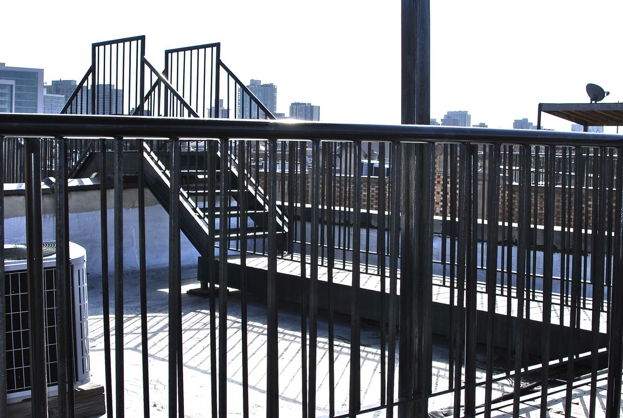 N Sheffield Ave - Photo 3 of 16