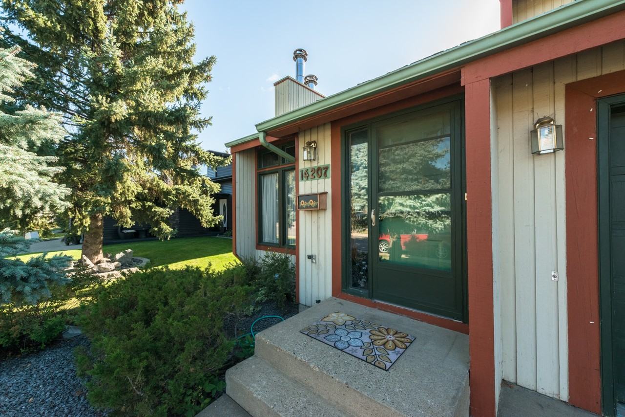 14207 21 St NW - Photo 2 of 14