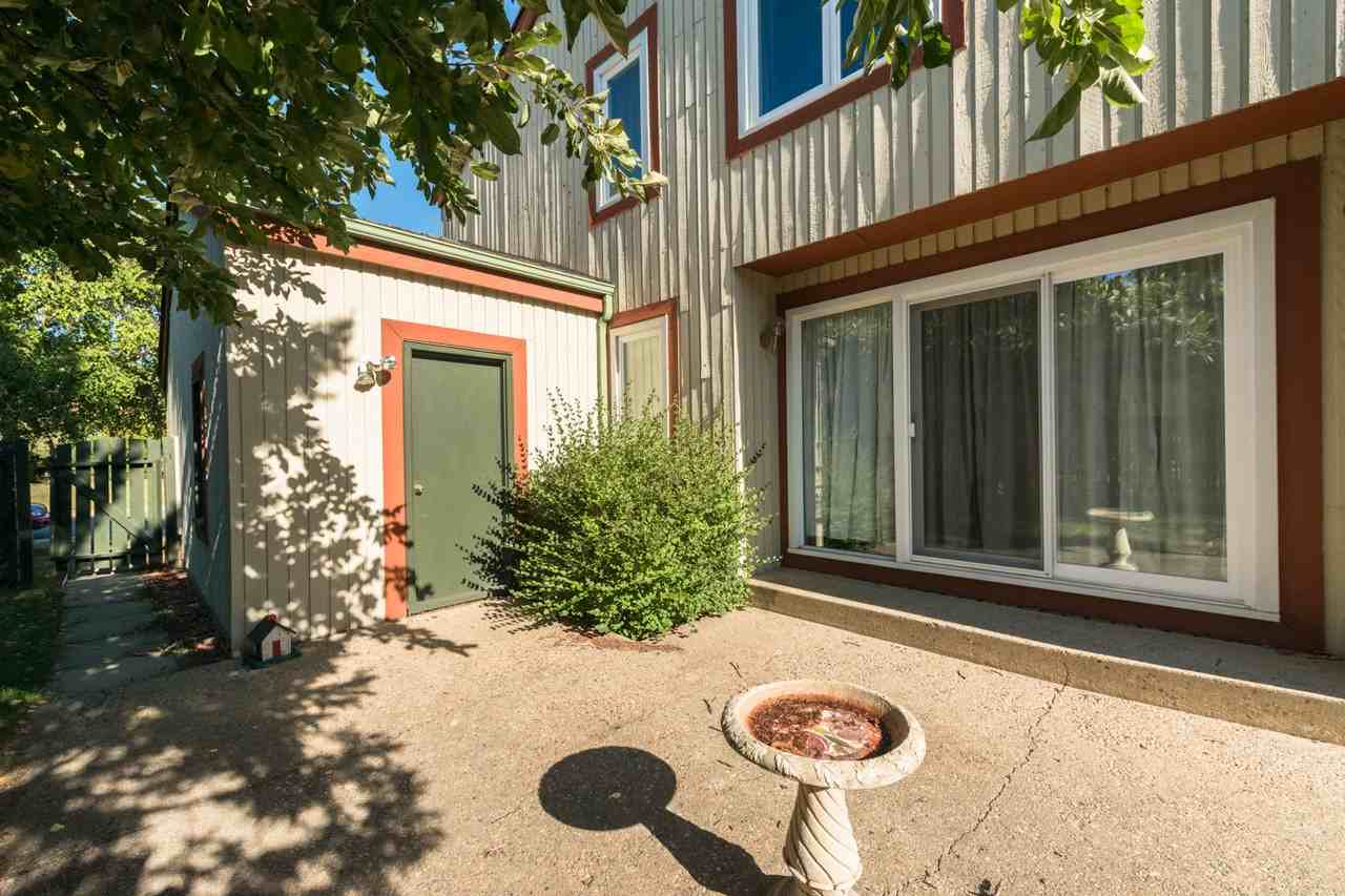 14207 21 St NW - Photo 3 of 14