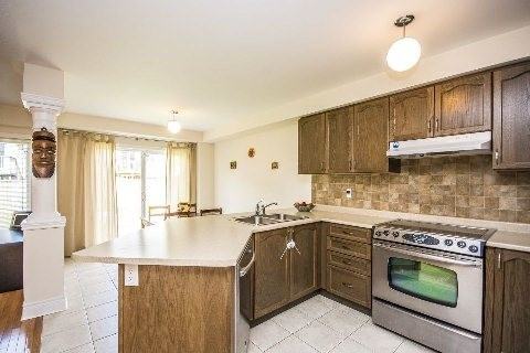 70 Dewell Crescent - Photo 2 of 6