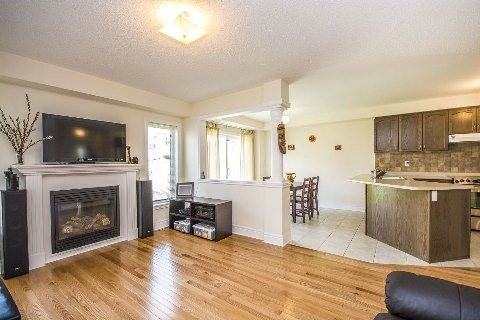 70 Dewell Crescent - Photo 3 of 6