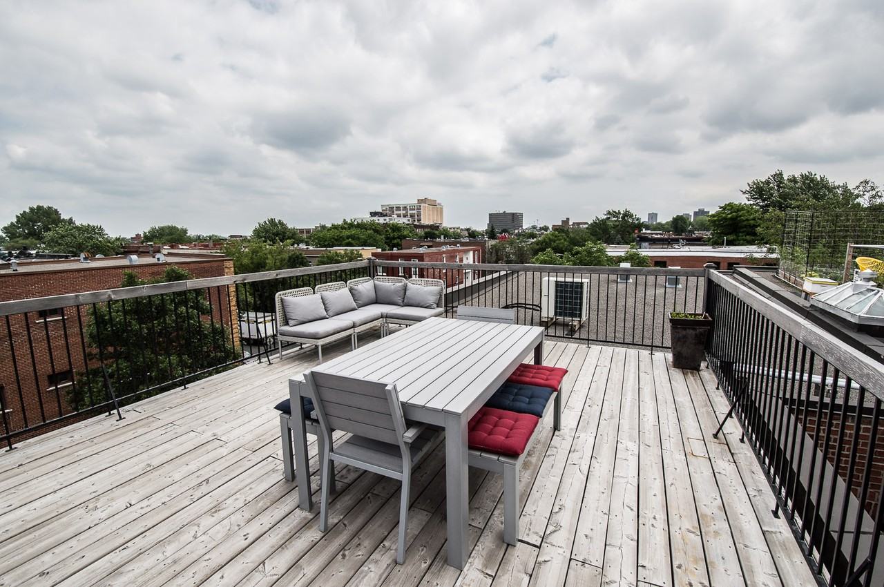 203 Rue Villeneuve O - Photo 2 of 13