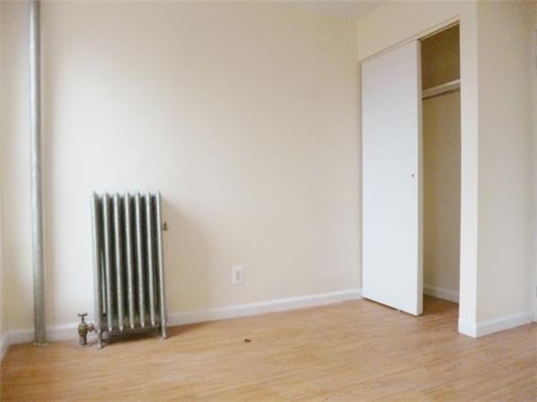 2492 7th Ave - Photo 2 of 8