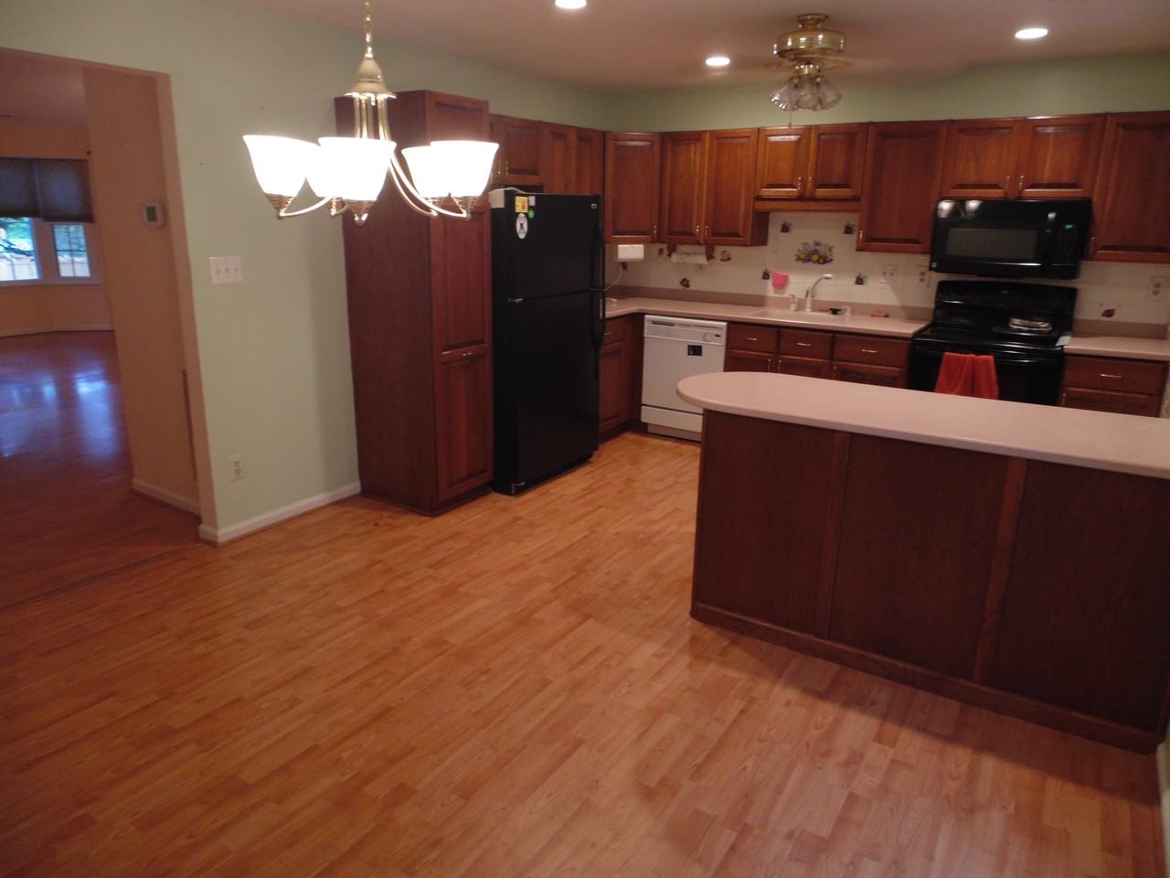 6760 Cardinal Woods Ct - Photo 3 of 17