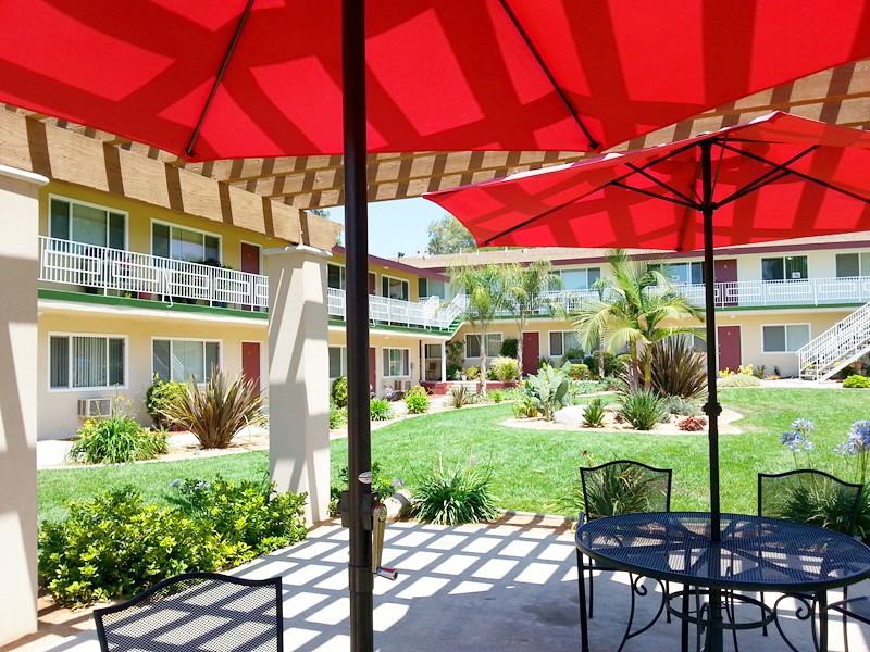 856 W Bonita Ave #L - Photo 3 of 36