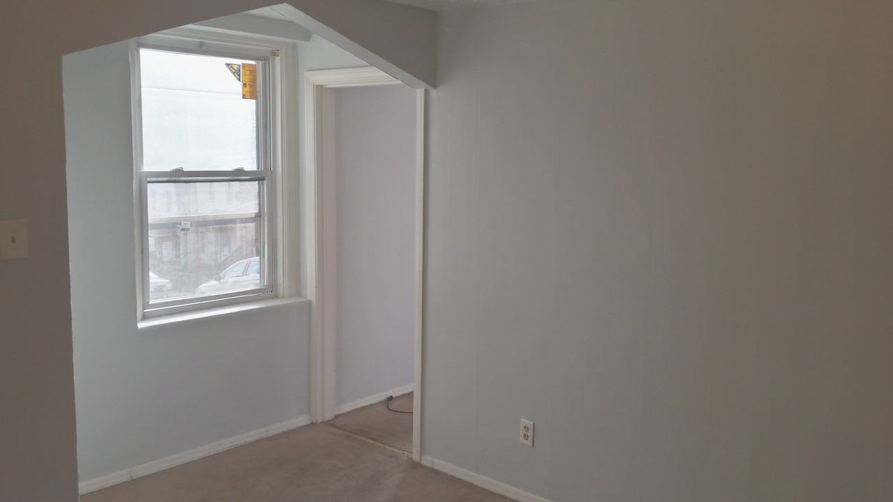 301 Giffin Ave #4 - Photo 2 of 8