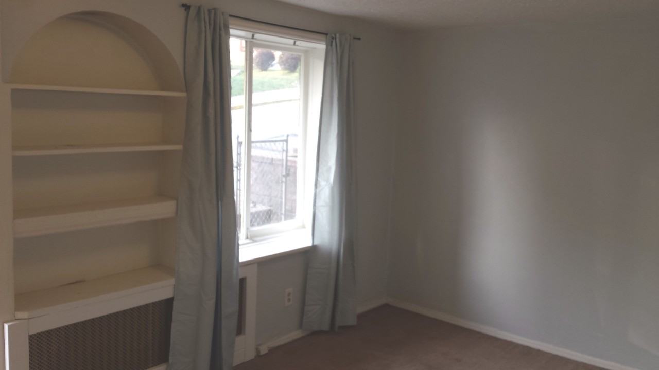 301 Giffin Ave #4 - Photo 3 of 8