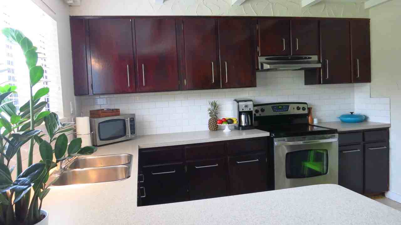 995 Calverhall St - Photo 2 of 6