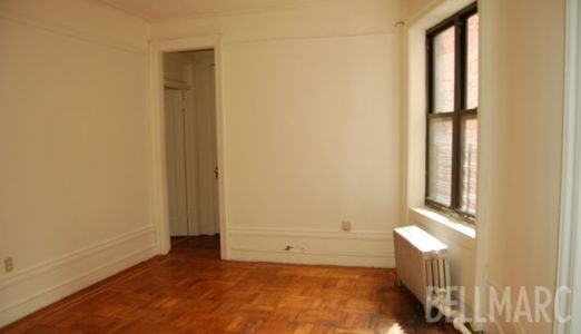 559 W 189th St - Photo 2 of 4