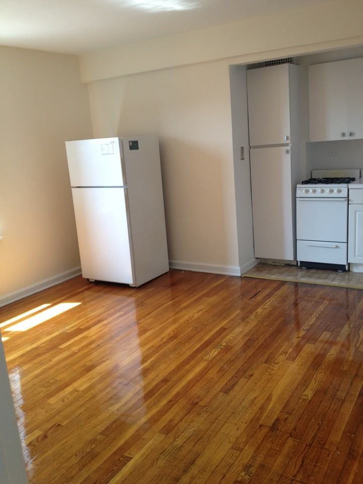 2607 Avenue O - Photo 3 of 7