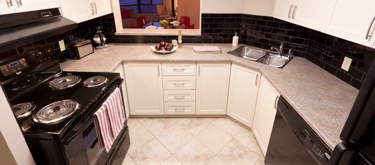 221 Lyon St N - Photo 3 of 5