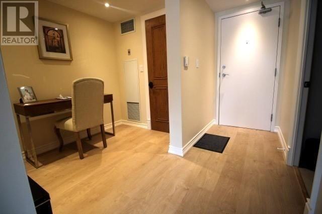 397 Front St W #316 - Photo 2 of 7