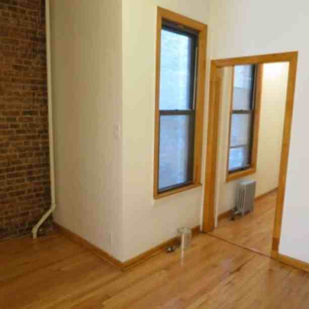 1421 Jefferson Ave - Photo 2 of 7