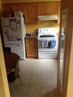 385 Pioneer Dr - Photo 2 of 4