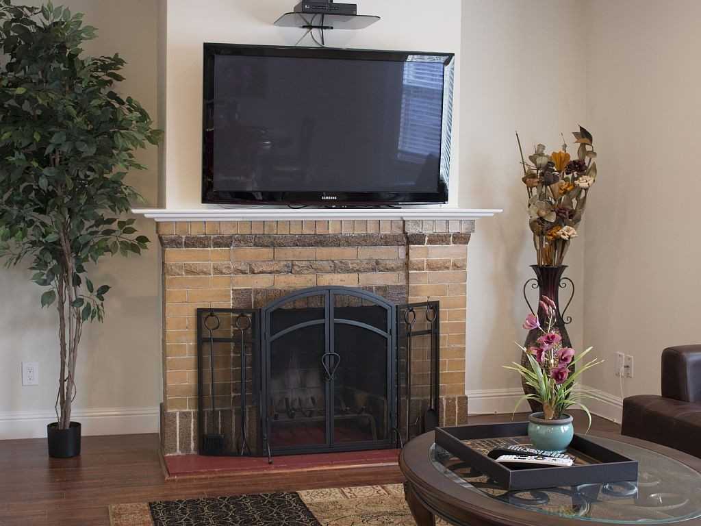 2446 19th Ave - Photo 2 of 14