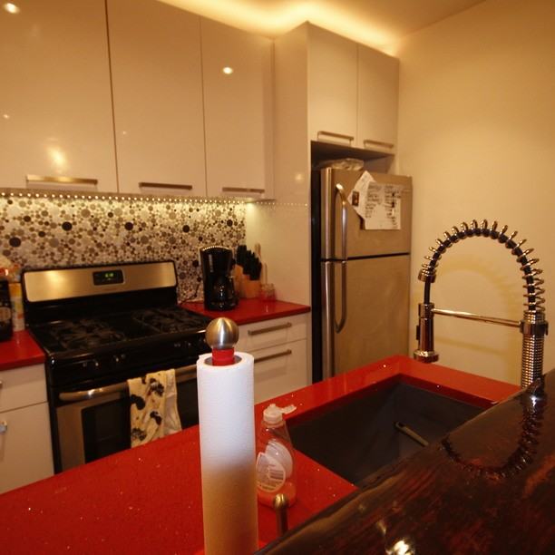 49 Montrose Ave 2B - Photo 3 of 5