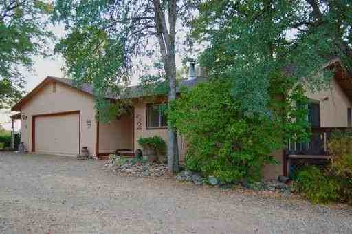 17410 Hooker Creek Rd - Photo 2 of 7