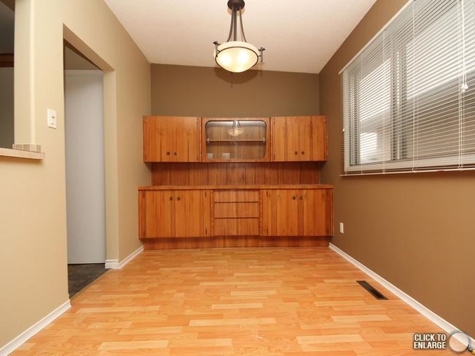 6229 36 Ave NW MAINFL - Photo 3 of 6