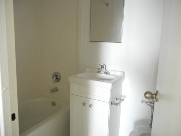 2611 E 13th St #3C - Photo 2 of 3