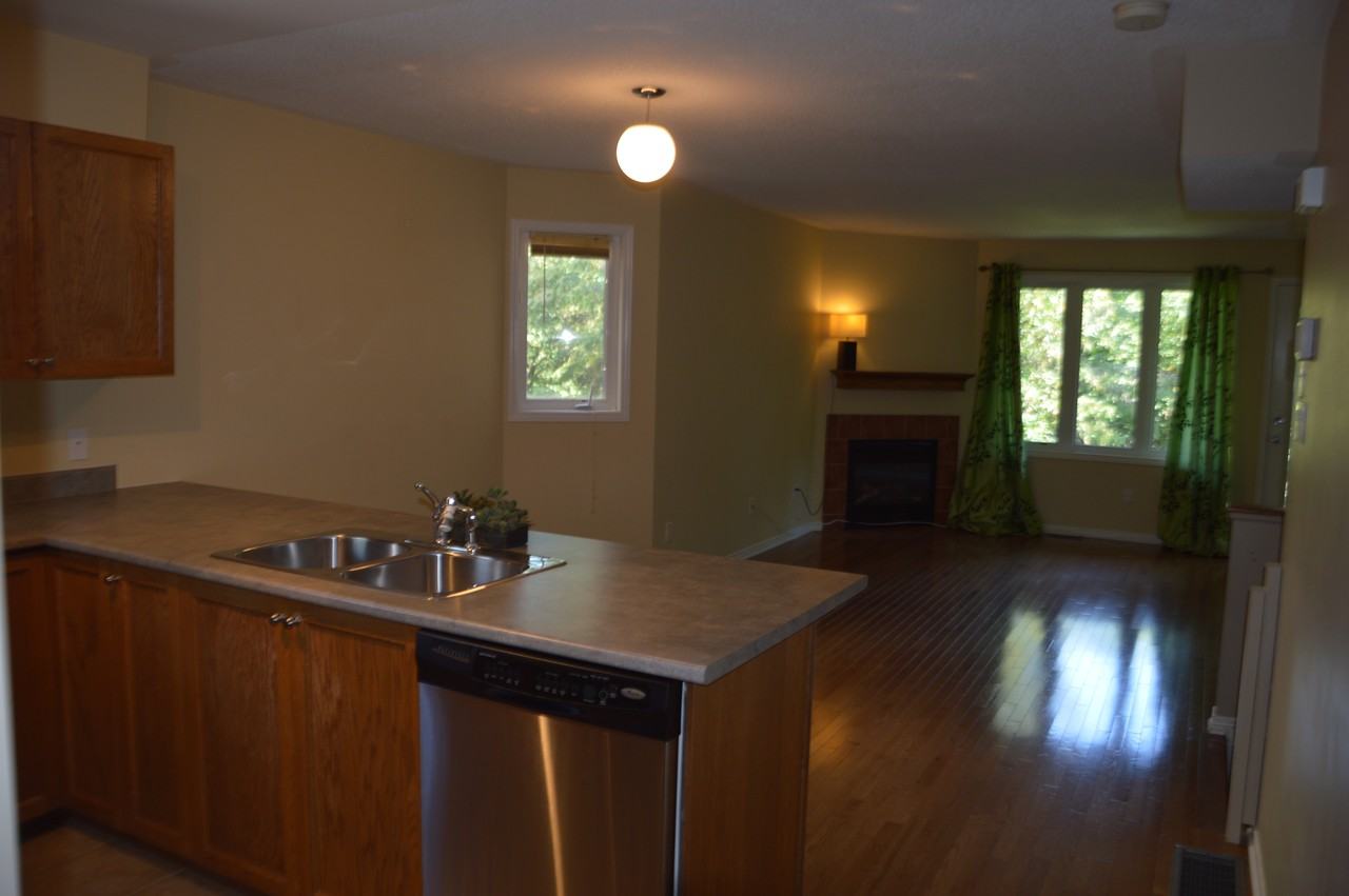 71 Strathaven Private - Photo 2 of 11
