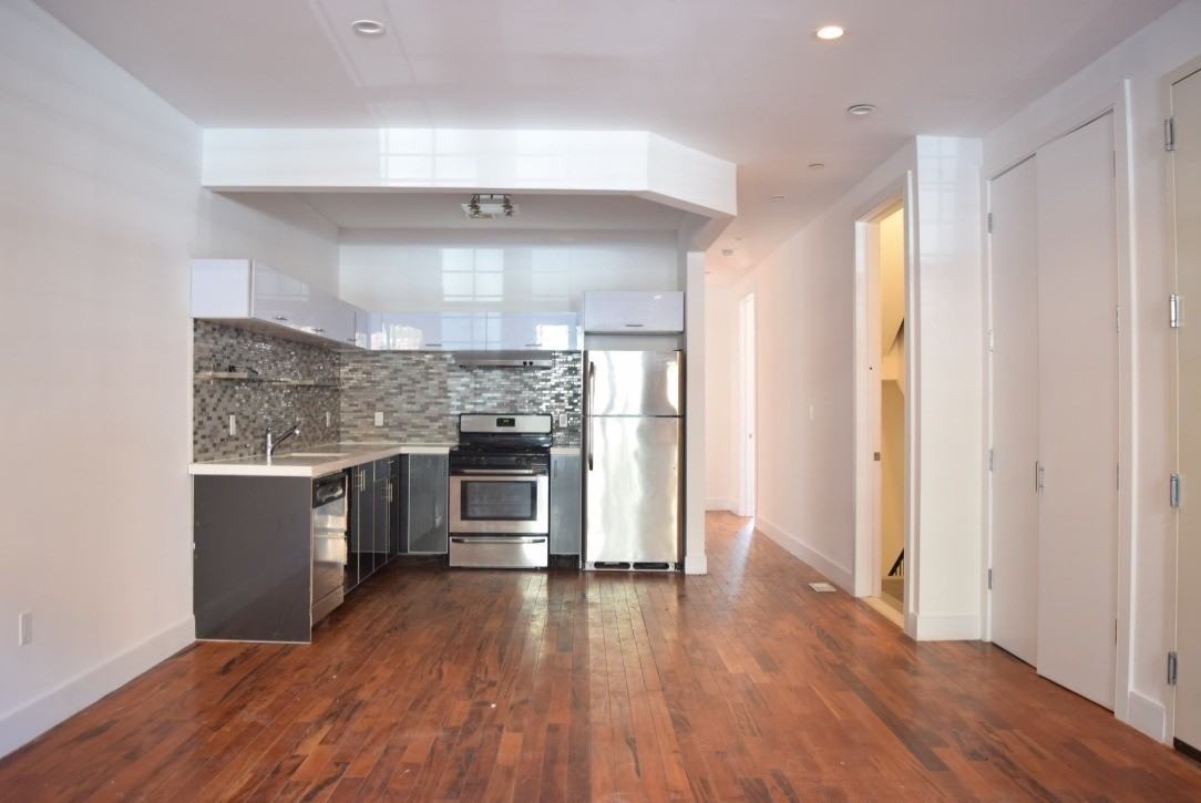 911 Lafayette Ave #1