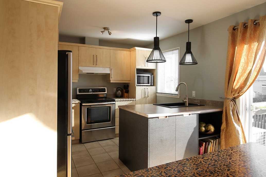 7588 Rue Angèle - Photo 2 of 8