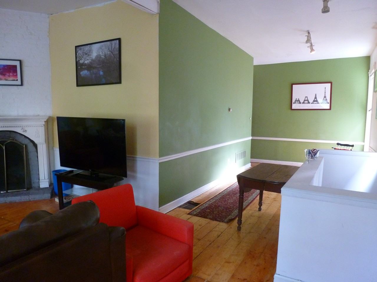 707 W Aldine Ave - Photo 2 of 9