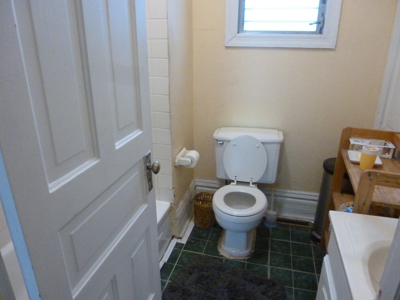 707 W Aldine Ave - Photo 3 of 9