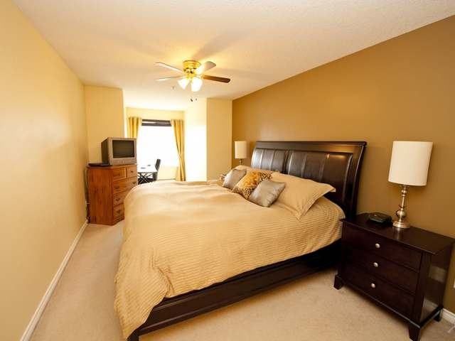 712 Sahali Terrace - Photo 3 of 5