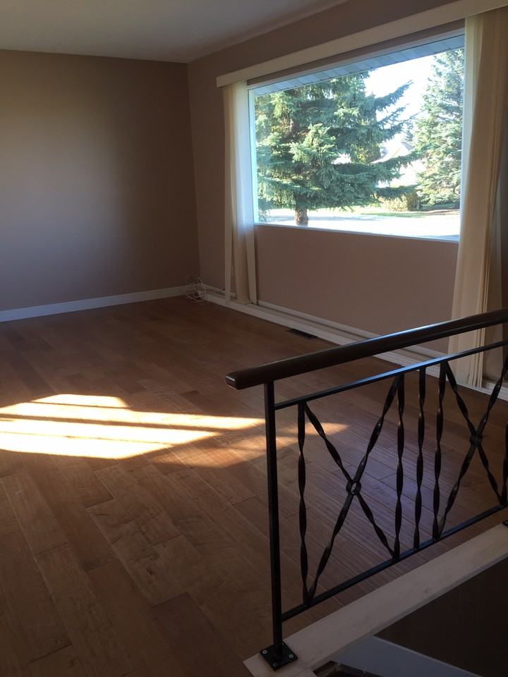 7203 93 Ave NW - Photo 3 of 8