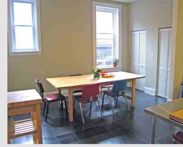 1467 W Huron St #2 - Photo 2 of 8