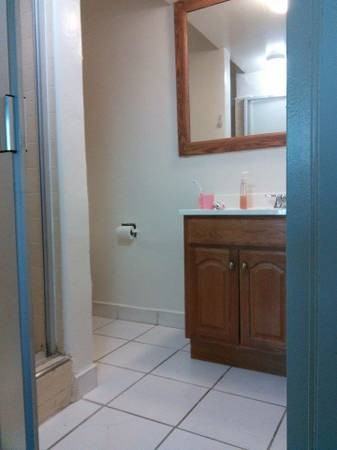 691 Levering Ave #14 - Photo 3 of 3