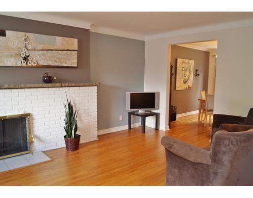 790 Claude Ave - Photo 3 of 7