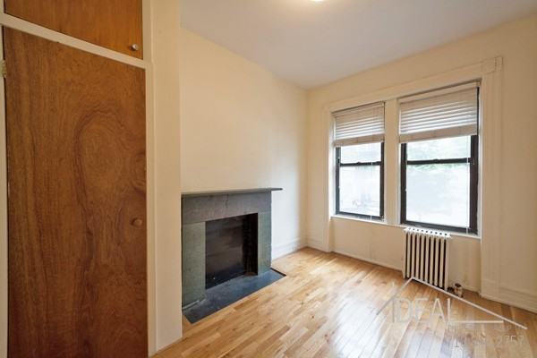 42 Hicks St - Photo 2 of 5