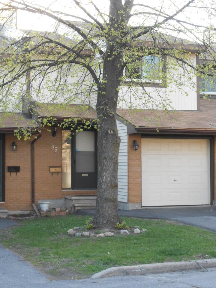 89 Baneberry Crescent - Photo 3 of 5