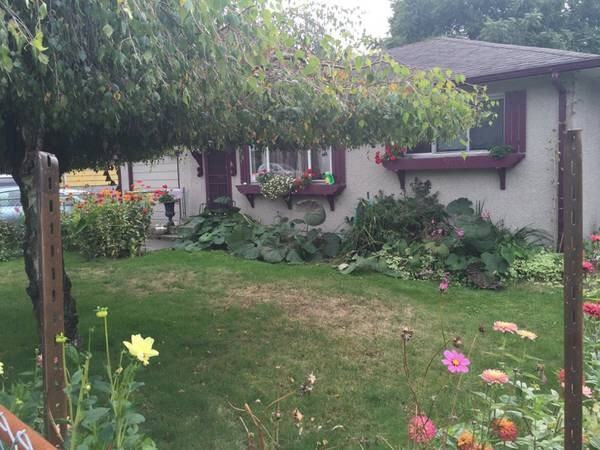 2156 Prairie Ave - Photo 2 of 2